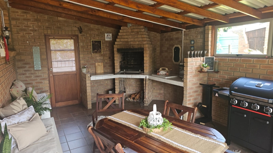 4 Bedroom Property for Sale in Stilbaai Wes Western Cape